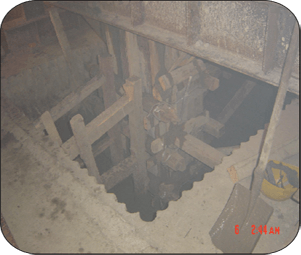13、柱子在恢复过程中浇筑混凝土时所支设的模板采取坡口措施。