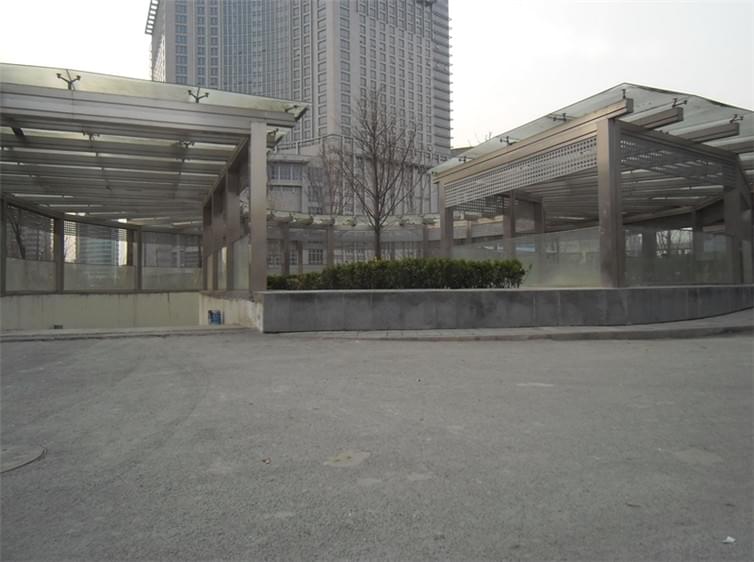 汉威国际广场1-4期钢结构汽车出入口工程